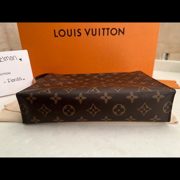SOLD Louis Vuitton Monogram Discontinued Toiletry 26 - Picture 7 of 17